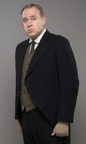 Blandings. Beach (Tim Vine). Copyright: Mammoth Screen