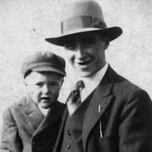 A young Ernie Wise and his father, Harry 'Bert Carson' Wiseman. Image shows from L to R: Ernie Wise, Harry Wiseman