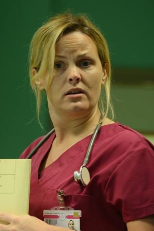 Porters. Dr Kelly (Jo Joyner)