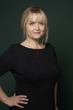 Stella. Stella (Ruth Jones). Copyright: Tidy Productions