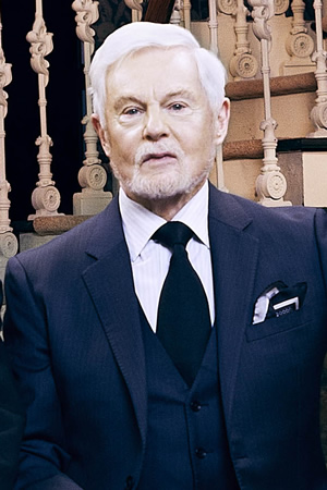 Vicious. Stuart (Derek Jacobi). Copyright: Brown Eyed Boy / Kudos Productions