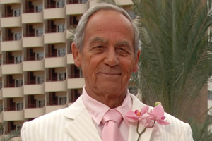 Benidorm. Mel (Geoffrey Hutchings). Copyright: Tiger Aspect Productions