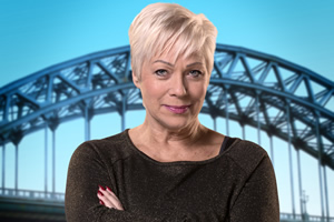 Boy Meets Girl. Pam (Denise Welch). Copyright: Tiger Aspect Productions