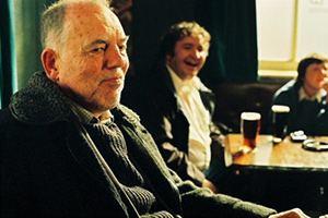 Early Doors. Image shows from L to R: Tommy (Rodney Litchfield), Eddie (Mark Benton), Joan (Lorraine Cheshire). Copyright: Phil McIntyre Entertainment