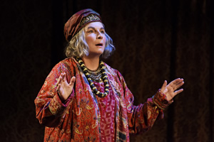 Blithe Spirit. Jennifer Saunders. Copyright: Nobby Clark