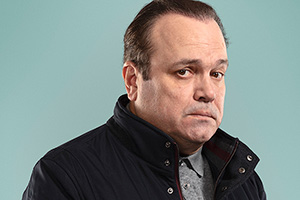 Mister Winner. Chris Smith (Shaun Williamson)