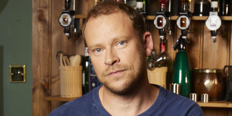 Back. Andrew (Robert Webb)