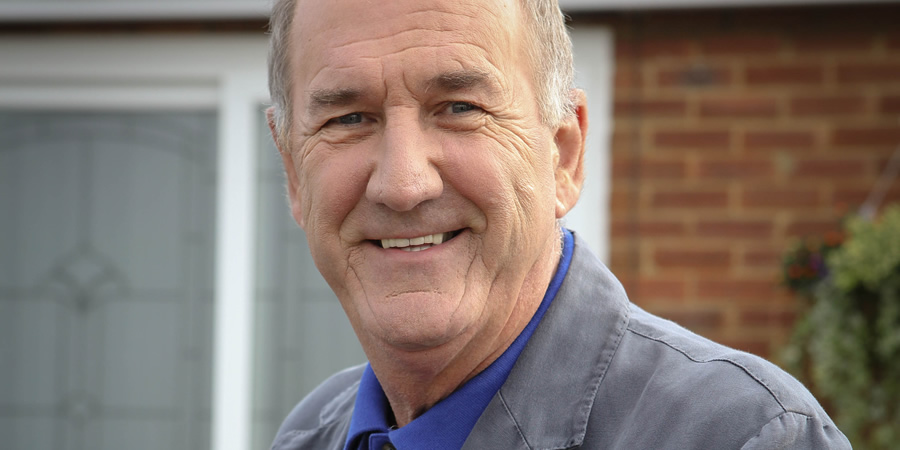 Boomers. John (Russ Abbot). Copyright: Hat Trick Productions