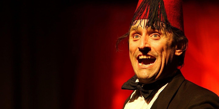 https://cdn.comedy.co.uk/images/library/people/900x450/d/daniel_taylor_as_tommy_cooper.jpg