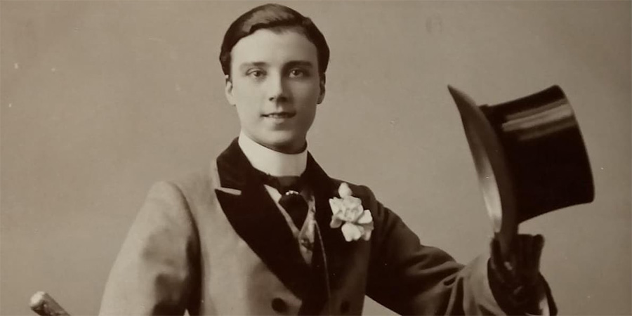 Hetty King pictured in costume as an English gentleman, circa 1908. Hetty King